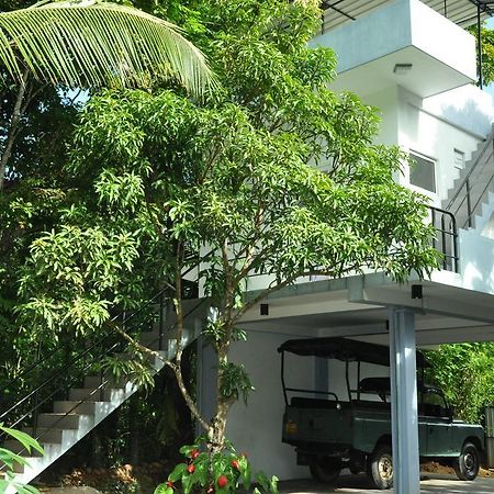 Bed and Breakfast The Fence Bentota Esterno foto