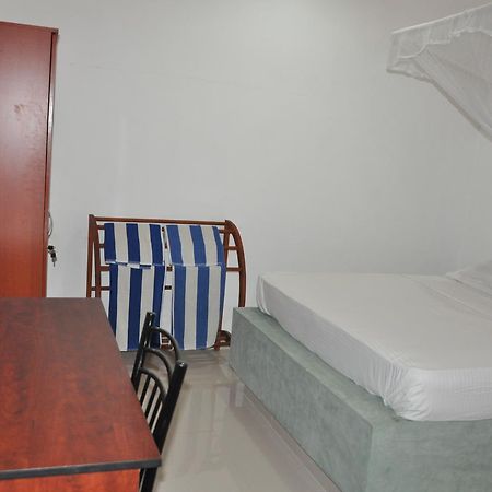Bed and Breakfast The Fence Bentota Esterno foto