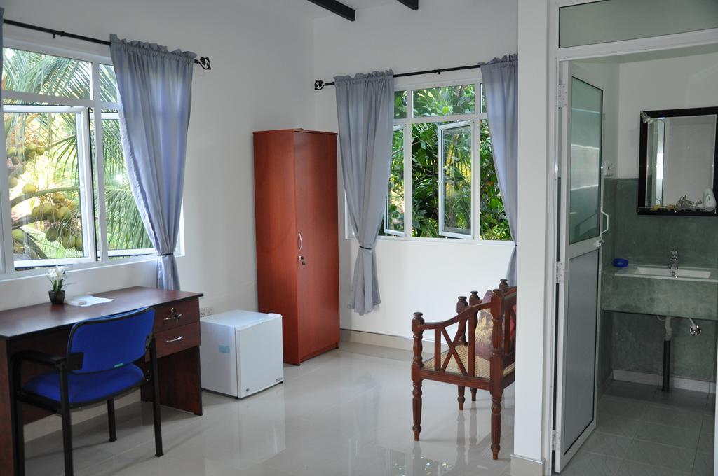 Bed and Breakfast The Fence Bentota Esterno foto