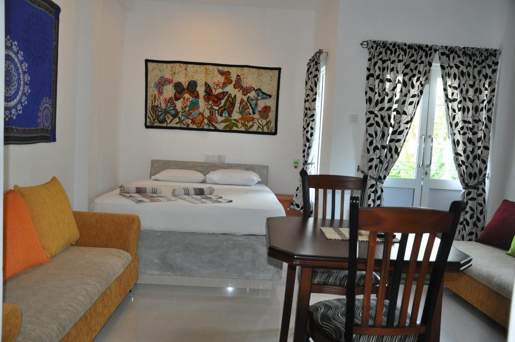 Bed and Breakfast The Fence Bentota Esterno foto