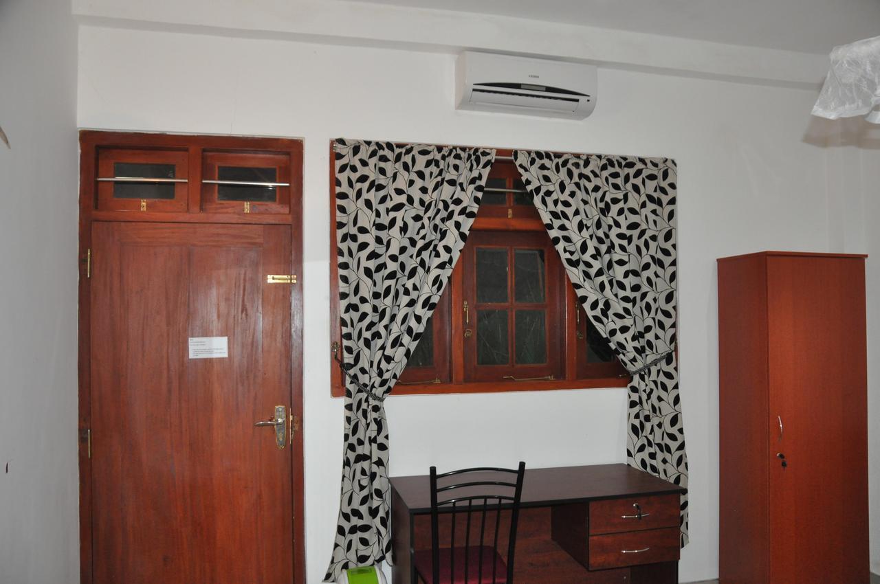 Bed and Breakfast The Fence Bentota Esterno foto